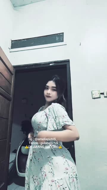Amelia Putri TikTok Exclusive - Join Tele @lupabelum (22).mp4
