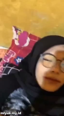 Dera Anjela Seleb Tiktok Hijab Di Crotin Di Muka.mp4