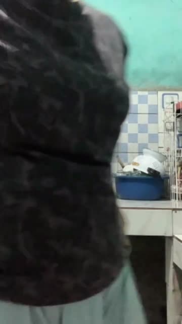 di dapur lagi yuk sama mamah muda cantik gemoy #bundacantik #mamahmuda #kitchen.mp4