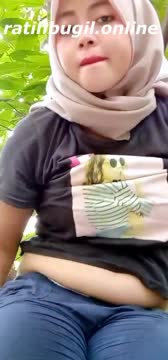 HIJJABER BUGIL DAN COLMEK DI KEBUN