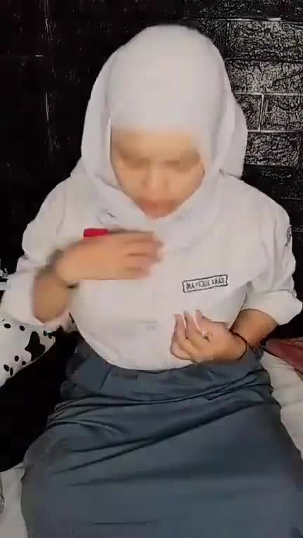 sma hijab lg pengen.mp4
