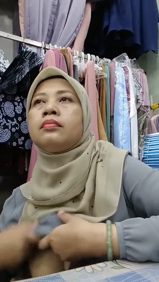 Borong baju gamis buat istri Dikasih bonus sepill aset sama ibu penjaga toko.mp4