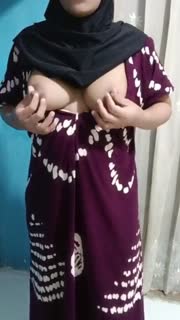 XNXX_bu_guru_cantik_masturbasi_kesepian_di_tinggal_suami_ke_luar_kota_SD.mp4
