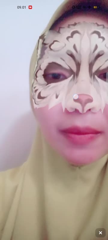 Jilbab mama muda pamer memek lanjut pipis hinata
