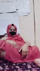 EPORNER.COM - [6oLXI7DGQYC] Bokep indo gadis hijabers colmek pake timun (480).mp4