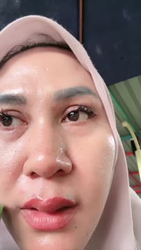 hijab tobrut pamer aset di wc umum