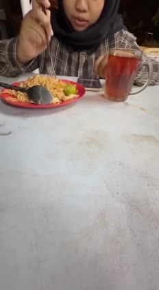 Hijab lagi makan disuruh spill tt - vidxlr.top