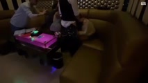 Pesta sex tukar pasangan di tempat karaoke - www.cstream.net.mp4