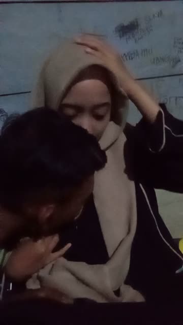 enaknya nyusu tt kecil.mp4
