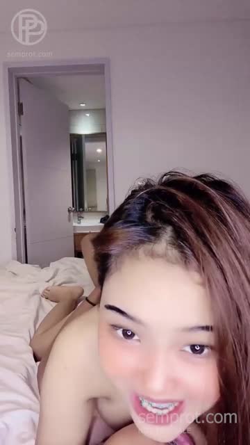 MONIC TUMBEN NIH CEOKNYA MODAL NGAJAKIN KE HOTELM SUASANA LAEN GAK SIHH