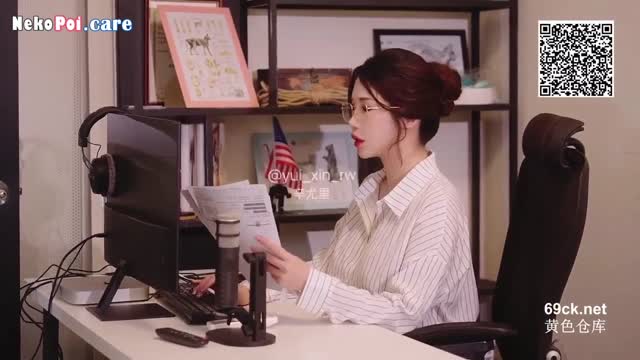 Lagi Enak Pompa ASI Boss Kantor Malah Jadi Pengen Nenen Ditempat [720P.mp4