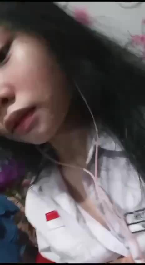 SMA Sange di sekolah dilampiaskan di kamar.mp4 - PoopHD - PoopHD.mp4