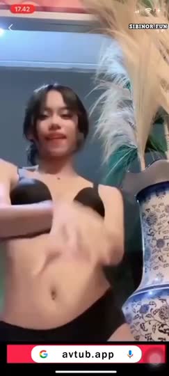 Rissa_Ebot_Sambil_Pamerin_Uting_Nenen_Tonton_Full_Cakep!.mp4