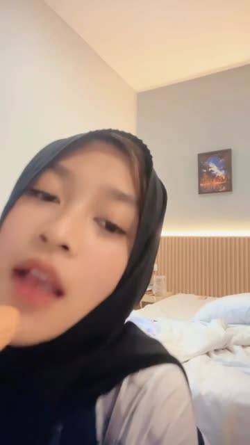 Hijab Umay Viral Tiktok Ekslusif 04 - Telegram @jasverkenviralofc - Bokep Indo Viral.mp4