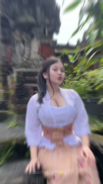 Seleb Bali cintya
