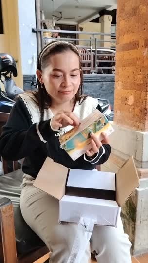 Unboxing Istri Guru Wonotunggal.mp4