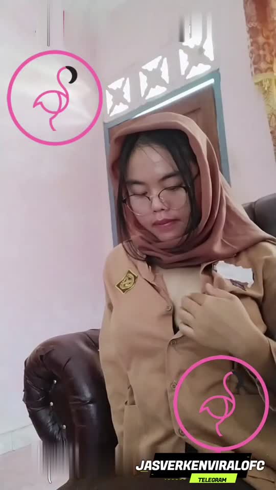 TELE @JASVERKENVIRALOFC - Abg hijab pramuka tobrut - Bokep Indo Viral.mp4