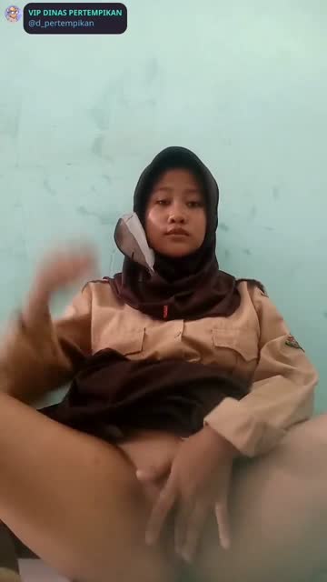 Cewe pramuka colmek