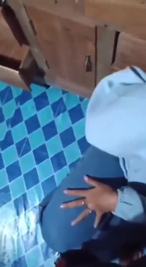 ABG Hijab Indo kacamata viral di Twitter - DoodStream