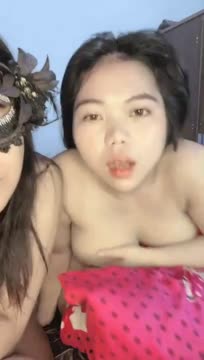 Zahra Papaya Live ID 1083415 Saling Pamer Toket With Bestie