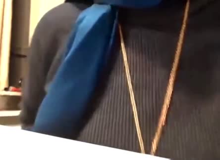 Pap Toket Mungil Wanita MILF Cakep Jilbab Biru - AVTub.mp4