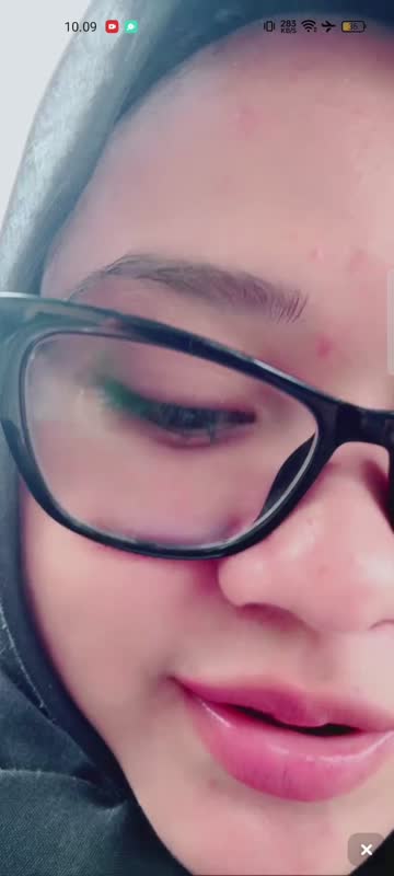 Jilbab hachi eksib di depan ruko di liatin tukang nenen jumbo viral mp4