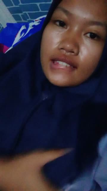 SMP Jilbab Bugil 01.mp4