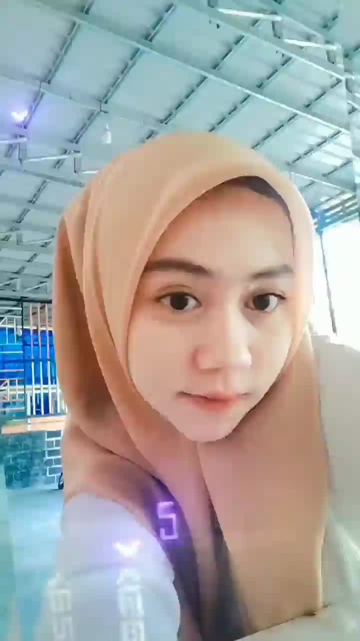 Jilbaber cantik video disebar mantan.mp4