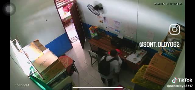 1 PARAH BANGET KEJADIAN LAGI GURUU MESUM DI KANTOR.mp4