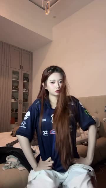Lauraziphoraa Exclusive - Join Tele @lupabelum (6).mp4