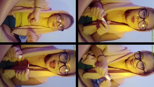 jilbab kacamata imut tobrut colmek sampai crot.mp4