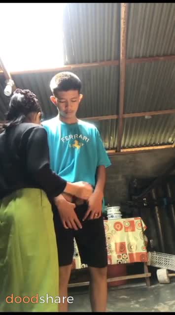 [DoodShare] Ade Kaka Ngentt Di Dapur.mp4