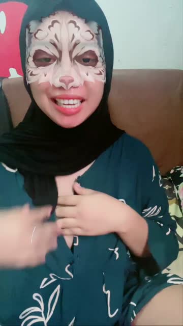 Nona jilbab tobrut