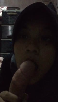 Mba LestarI Sama Pacar 04