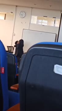 Skandal ketahuan di kampus.mp4