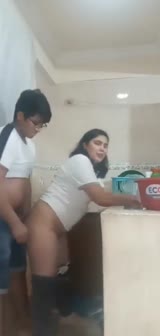 ngiclik sama mamah mertua di dapur