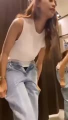 Di fitting room#9