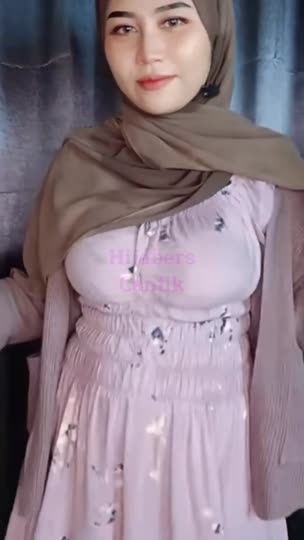 Hijab style Bunda Keisha outfit simple manja joget sampai keringetan - DoodStream