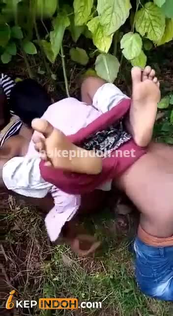 Rekam Warga Rohingya Ngewe Di Kebun