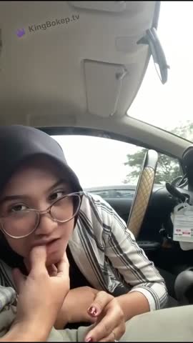 Video Cewek Kerudung Ngisep Di Mobil Endingnya VCS Colmek .mp4.mp4