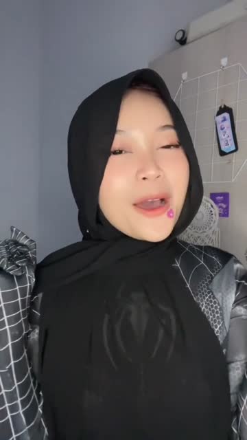 Hijab tobrut Spiderman 