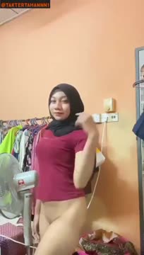 Ukhti imut mu1us diew3 ayank sendiri bar2 bgt