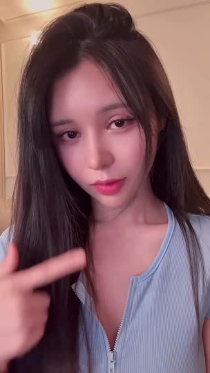Seo Ahn Zippered Top Tease OnlyFans Video Leaked.mp4