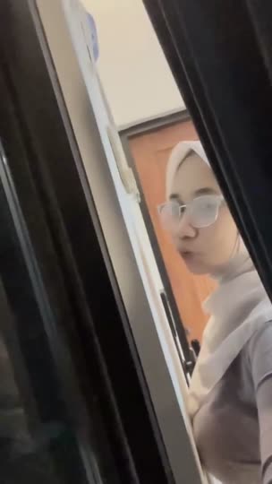 Arum Mayo Host Tiktok Jilbab Viral Aksi Tak Senonoh - Bokephub.mp4