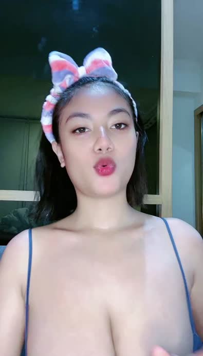 Host Dinda Tobrut - Buka bungkus ASI muncrat.mp4