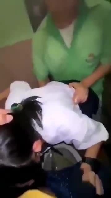 smp dipake temen2nya di kamar mandi.mp4 - PoopHD - PoopHD.mp4