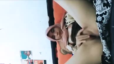 Abg Berjilbab Pramuka Colmek