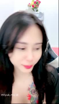 Seleb tiktok viral live streaming colmek demi cuan lebih (720).mp4