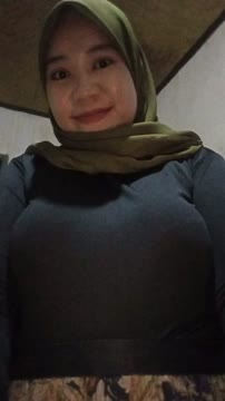 HIjab stw pamer tt montokk- Tele@hematkawan10 (2).mp4