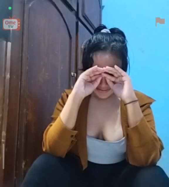 Ome Tv Show ABG SMA Toge Pamer Nenen Mulus Bantuin Pascol - Indosange.mp4 - PoopHD.mp4 - PoopHD.mp4
